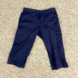 Blue Gloria Vanderbilt Capris Size 6!